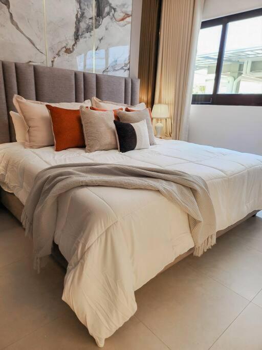 Luxury Apartment Downtown ซานติอาโก เด ลอสกาบาเญโรส ภายนอก รูปภาพ